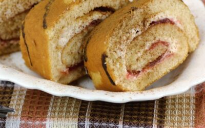 Cinnamon Rolls with Bard’s Tea Jelly Forest Berry Filling